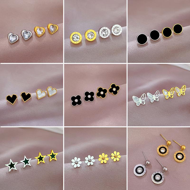 Cercei minimaliști tip stud din oțel titan cu sidef și trifoi cu patru foi - Design androgin pentru temperament individual și eleganță de banchet.