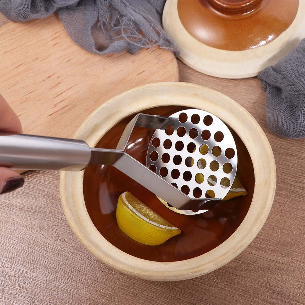 Kitchen Gadget Stainless Steel Potatoes Masher Handheld Rust-proof Potatoes Crusher Household Hangable Potato Presser Cooking