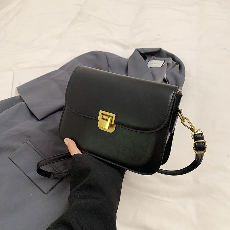 Vintage French Style Chic Shoulder Bag Fashionable Retro Small Crossbody Purse