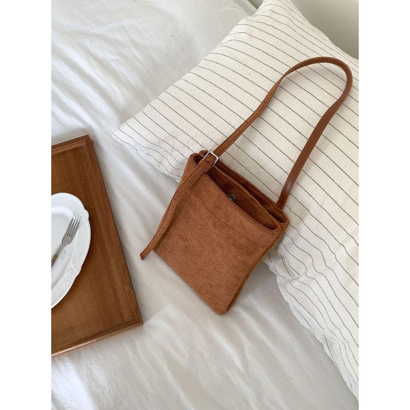 

Замшевая сумка через плечо осень и зима новая универсальная вертикальная маленькая квадратная сумка женская однотонная простая двухслойная сумка для мобильного телефона женская коричневый