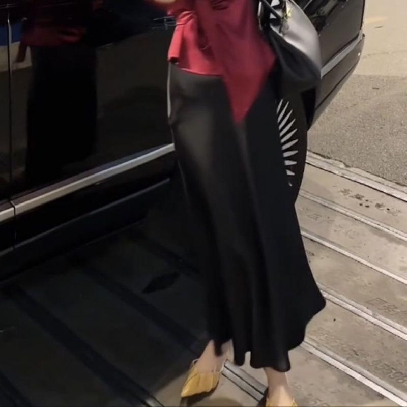 

Сладкий стиль атласный комплект с V-образным вырезом - Весенне-летняя коллекция из двух предметов S [40-47.5kg]