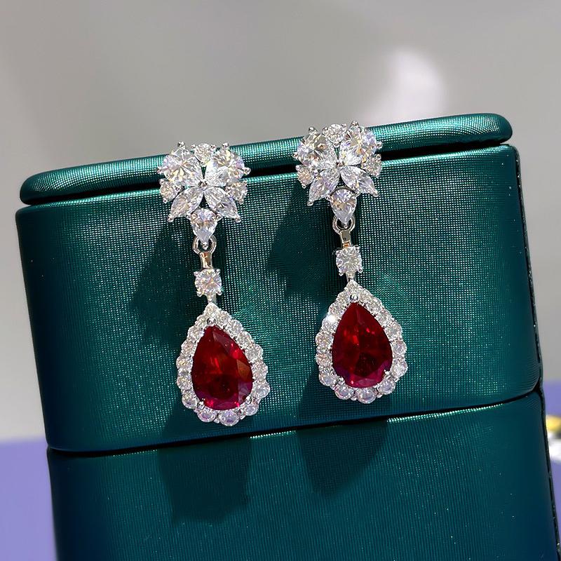 Huitan Birne Roter Zirkonia Hängende Ohrringe für Damen Wunderschöne Ohr-Accessoires Hochzeitsfeier Ästhetische Ohrringe Neuer SchmuckGutes Produkt