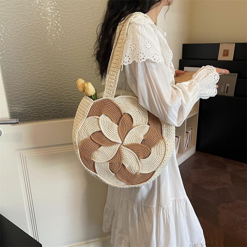 Women's Boho Crochet Round Bag Handwoven Floral Tote Bag Large Capacity Shoulder Bag for Beach Travel Daily Bohemian Style