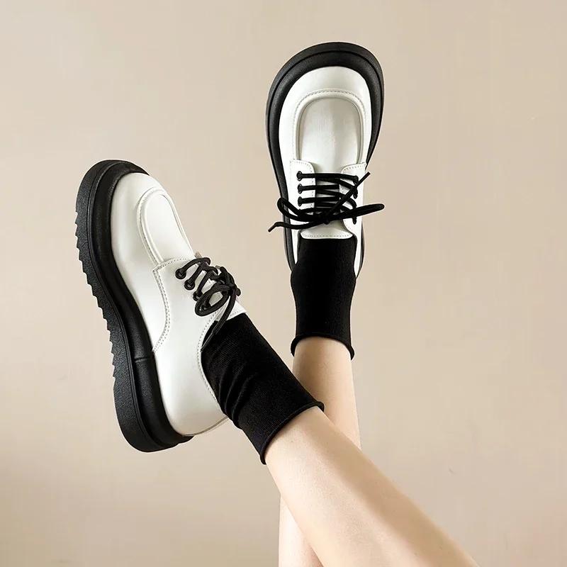 

Women s big designer round toe lace-up flat shoes2025fashionable casual comfortable commuting outdoor women s single shoes 40 білий