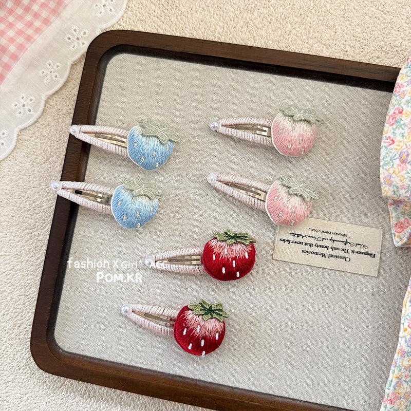 2Pcs Children's Spring Small Fresh Cute Strawberry Hairpin Girl Pearl Handmade Embroidery Sweet Bangs Clip Side Hair Accessories