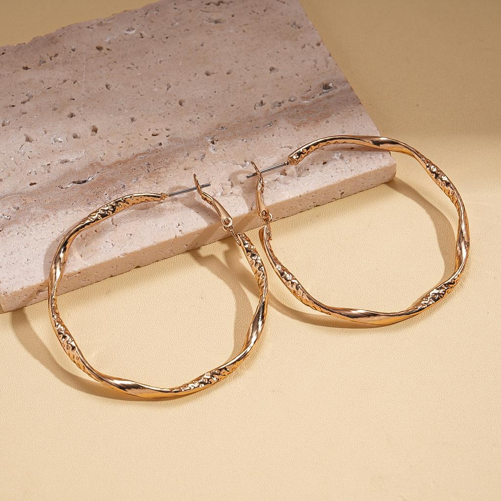 Cold wind geometric round twisted steel needle earrings environmentally friendly versatile earrings feeling earrings