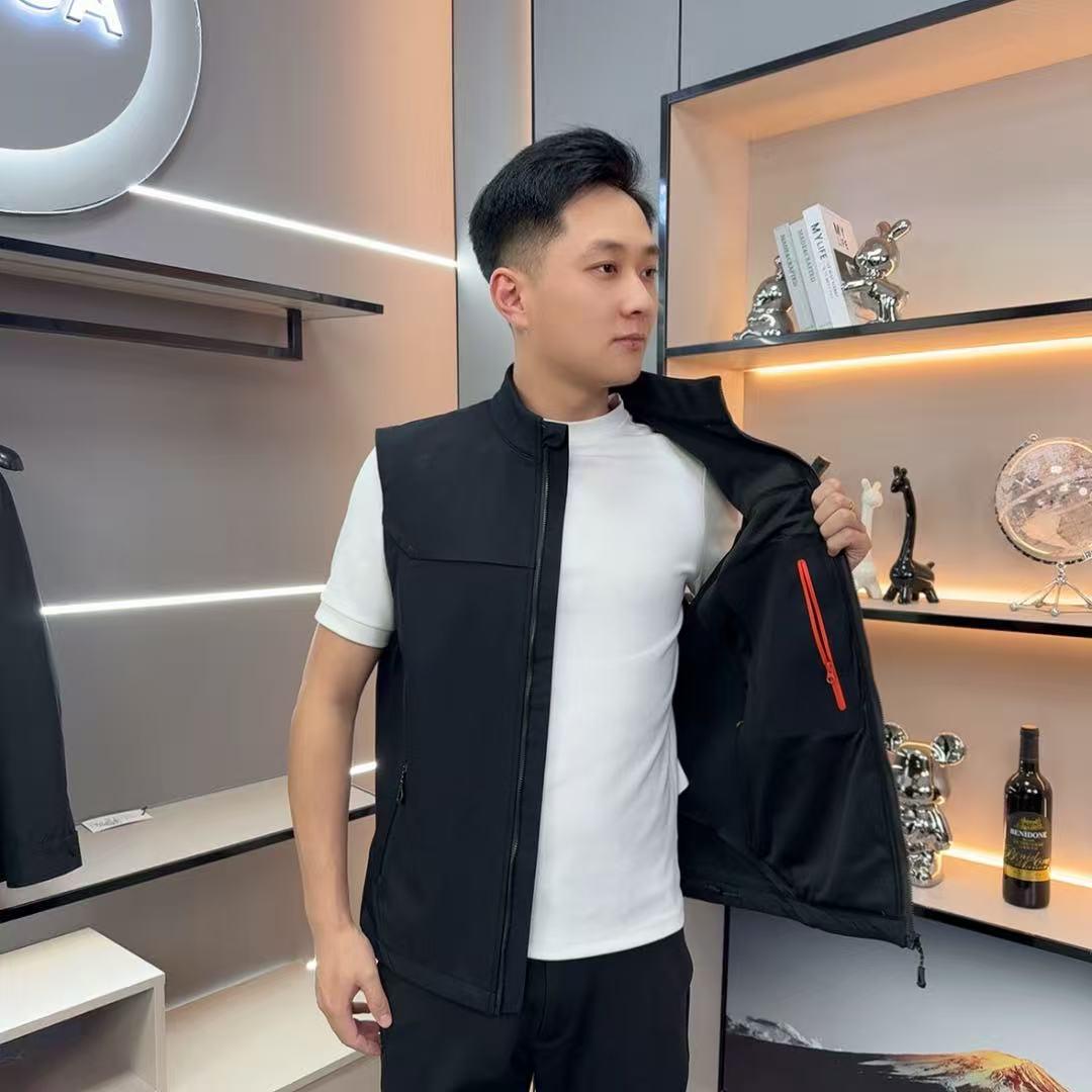 

Осень 2025 Мужской ветрозащитный жилет-куртка софтшелл в стиле пэчворк со стойкой L (suggested 90-125 jin) чёрный