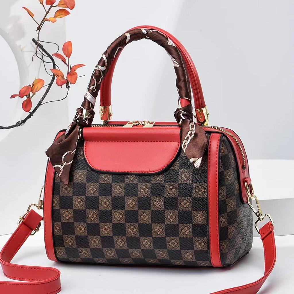 Stylish And Versatile Commuter Bag Large Capacity Fashionable Handheld Boston Bag красный