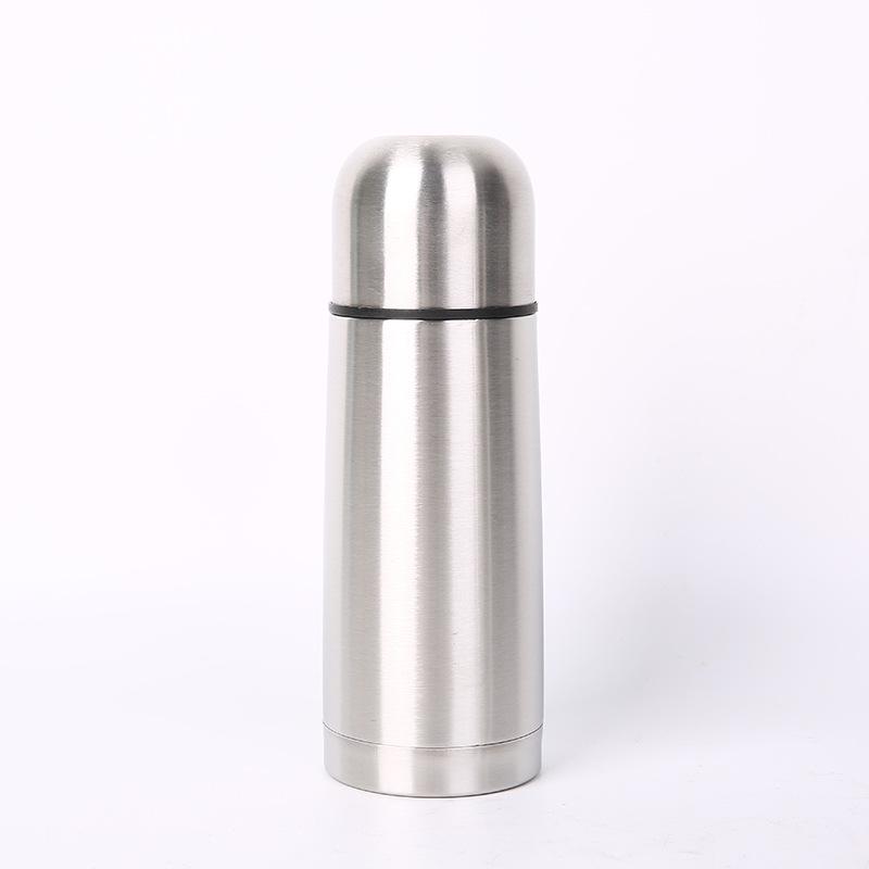 Dwuarurowy kubek sportowy na wodę ze stali nierdzewnej 304, izolowany próżniowo, z zakrętką typu bullet, personalizowany