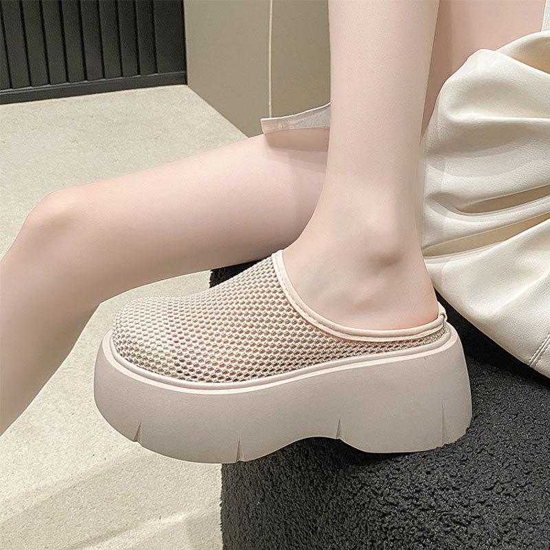 Thick bottom hole bag head slippers women wear 2025 summer mesh breathable new ins Internet celebrity lazy cool slippers