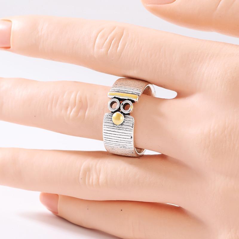 Vintage Hand Carved Women's Ring Creativity Two Color Metal Geometry Daily Wear Party Jewelry Anniversary Gift