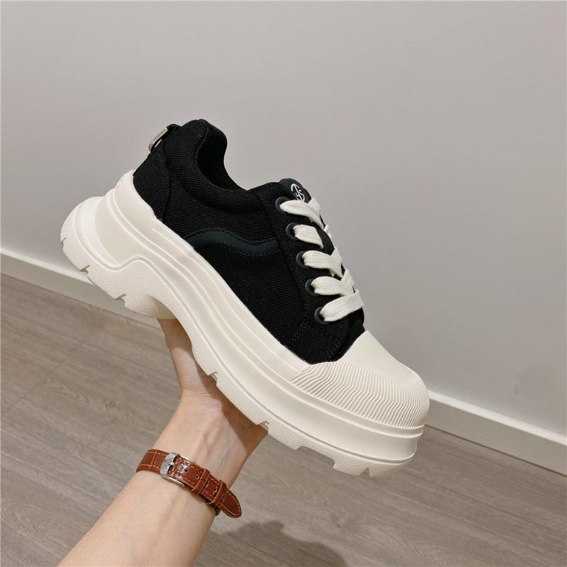 

Холщовые туфли на толстой подошве с увеличением роста женские весенне-осенние новые модные одинарные туфли на шнуровке спортивные и повседневные кроссовки для папы 40 чёрный