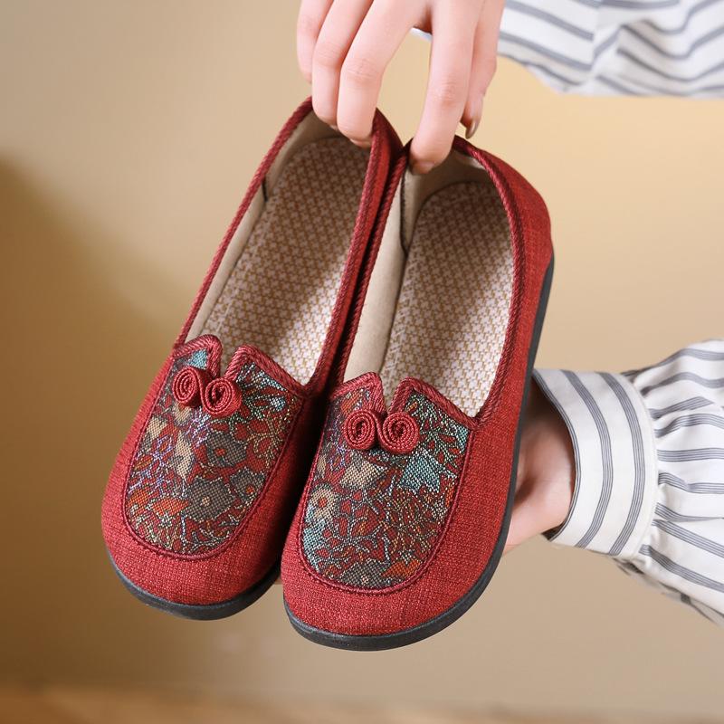 

Обувь женская ****** матерчатая обувь для матерей среднего и пожилого возраста дышащая обувь для бабушек пожилые матерчатые туфли на подошве из дерьма старые ******* матерчатые туфли 41 красный