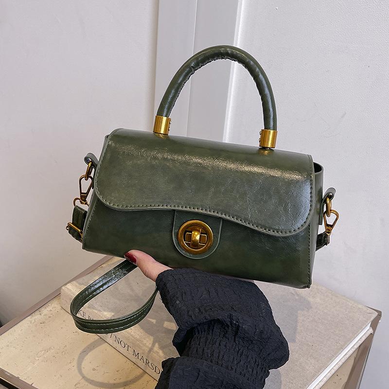 

Autumn and winter portable commuter bag women s 2025 new trendy retro small square bag versatile multi-functional shoulder messenger bag зелений