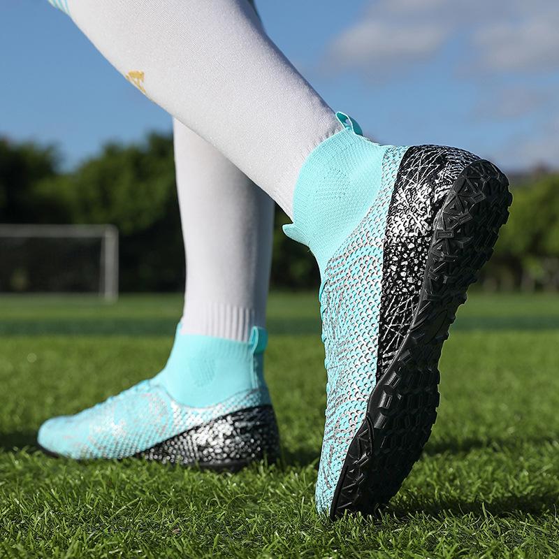 Nowe buty piłkarskie męskie dziecięce buty z korkami duży rozmiar wysokie do kostki uczniowie szkół średnich buty sportowe do treningu i na zawody