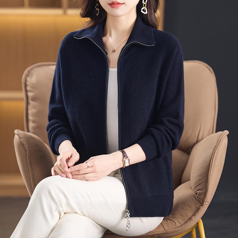 Women's Pure Wool Zipper Cardigan - Autumn/Winter Loose Lapel Knitwear for Middle-Aged Mothers