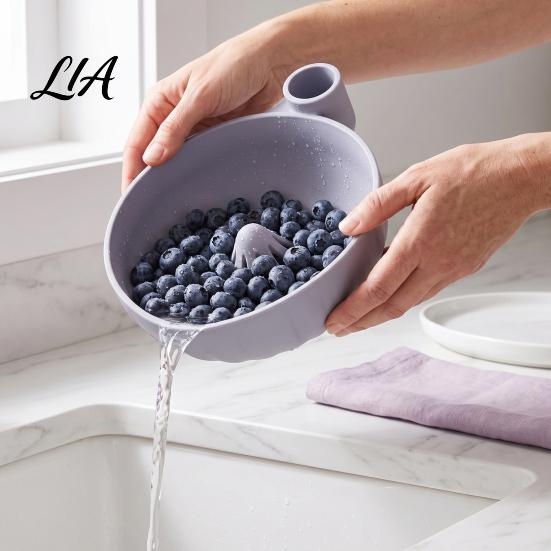 Wash And Drain Gadget Self-Spinning Berry Swirl Bowl, Food-Grade Silicone Vortex Fruit Colander with Built-in Food Grade Bowl for Cleaning Grapes