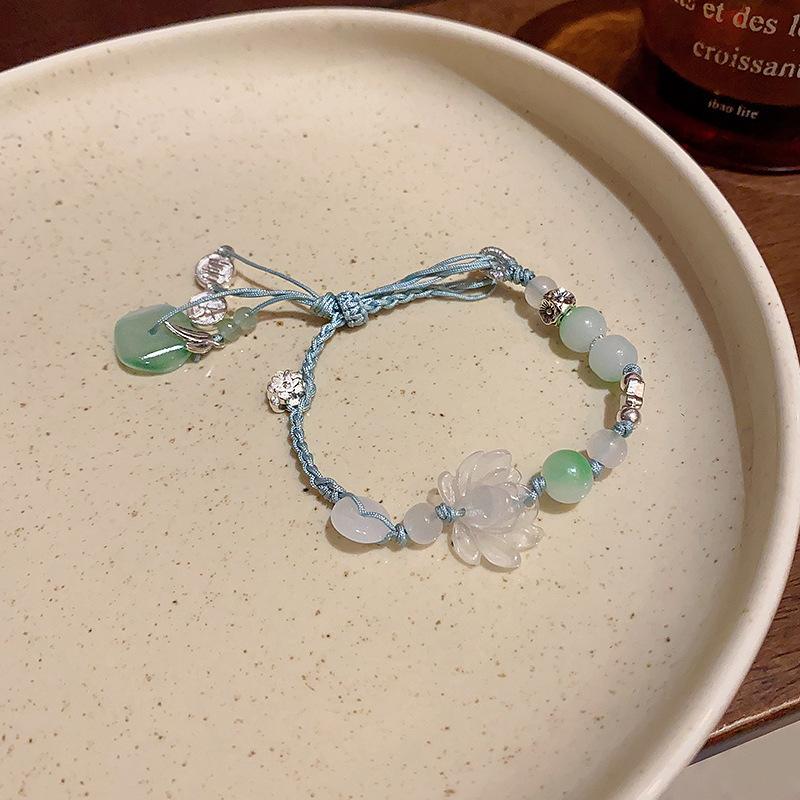 Vintage Beaded Butterfly Pendant Bracelets for Women New Trendy Crystal Handmade Beads Adjustable Bracelet Jewelry Accessories