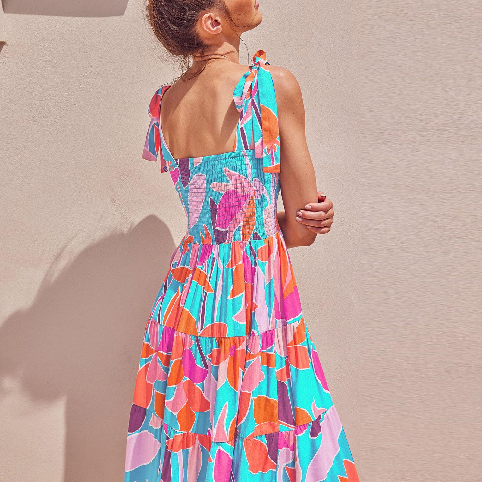 Летнее женское пляжное платье для отдыха на бретельках с открытой спиной и принтом — фото 6