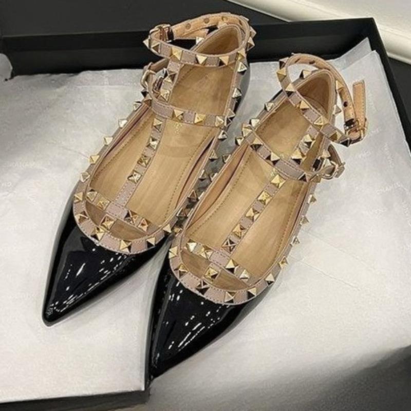 Inre Förhöjda Enkla Skor Höst Ny Spetsig Tå Grund Utsmyckad Med Nitar En Rem Mjuk Sula Halkfri Låg Topp Skor