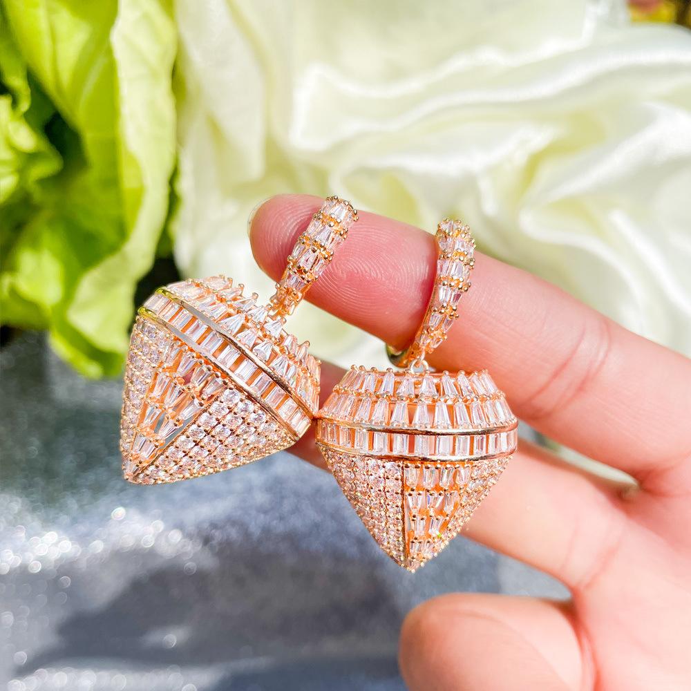 Three-Dimensional Large Diamond Shape Geometric Earrings, Super Flash Plated 18K Gold Micro-Set Zircon Earrings, Earrings.