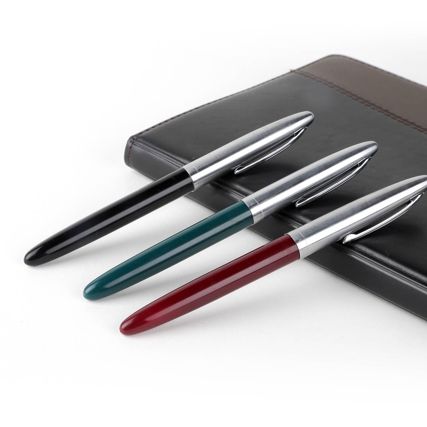 

Ручка пір яна Hero 329-2 з тонким пером з іридієвим наконечником, з маркуванням «Меч», зі сталевим ковпачком для студентського та офісного використання. Класичний дизайн. 0.5mm