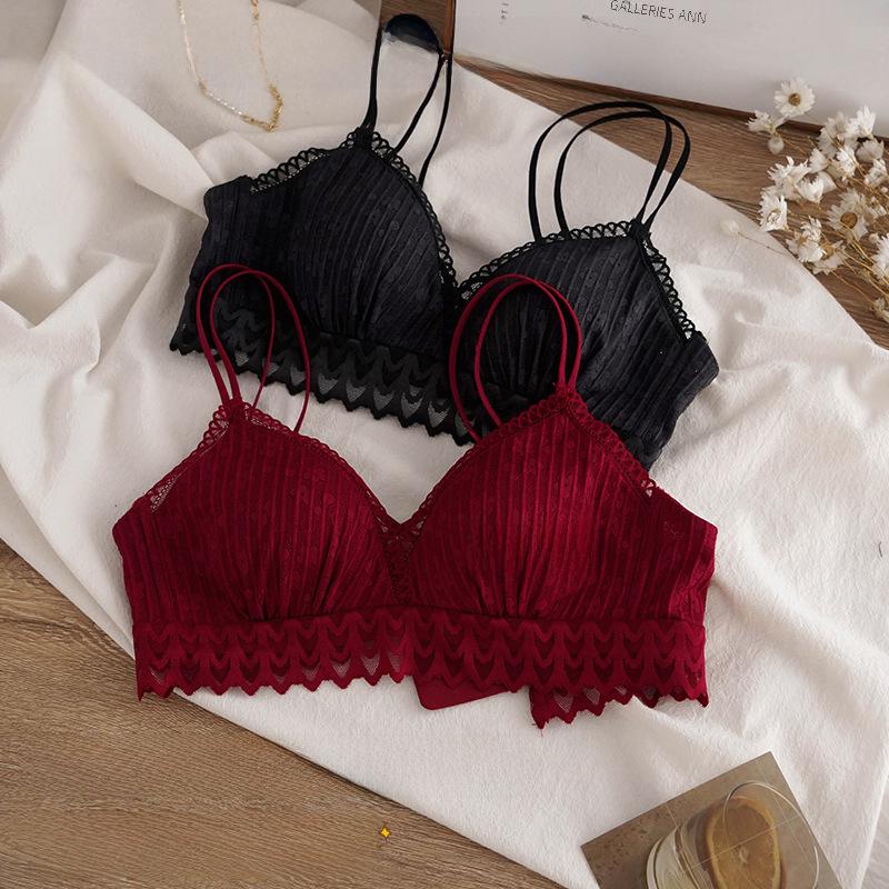 Women's Sexy Lace Red Bra Set - No Steel Ring, Side-Collecting Design