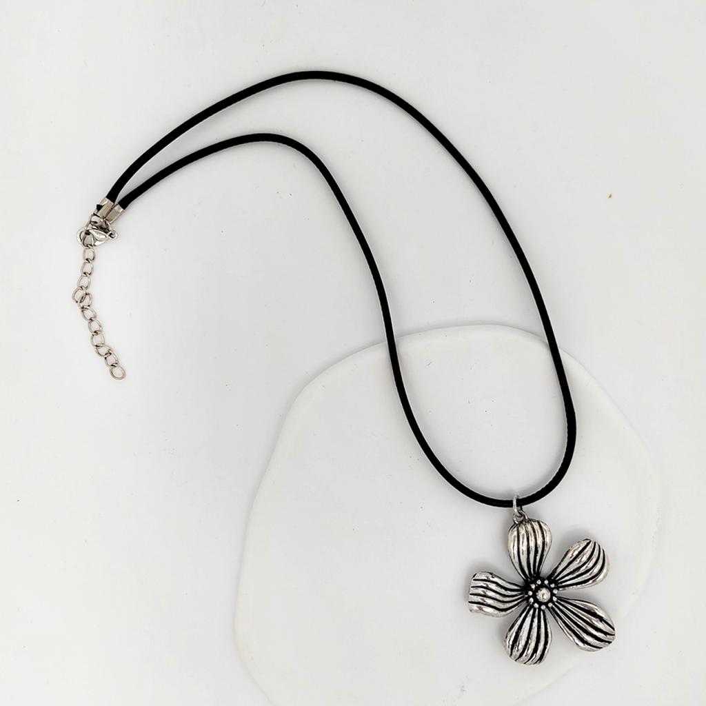 Flower Accessories Vintage Alloy Decorative Necklace Bohemian Pendant Collarbone Camellia