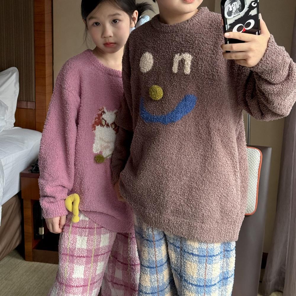 

Детский костюм Осень и Зима Мальчики и Девочки Мультяшный принт Пижама Комплект из двух предметов Милый домашний костюм 150cm коричневый