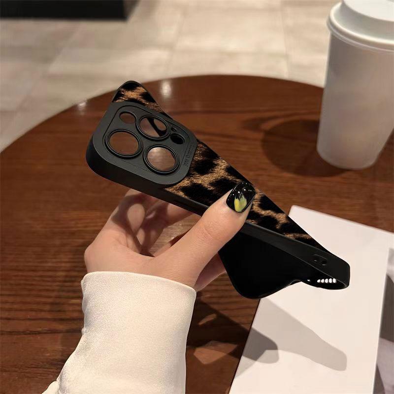 Brown Black Leopard Print Phone Case For iPhone 17 16 11 12 13 14 15 Pro Max 15 16 Plus X XR XS MAX 16e Shockproof Cover Fundas
