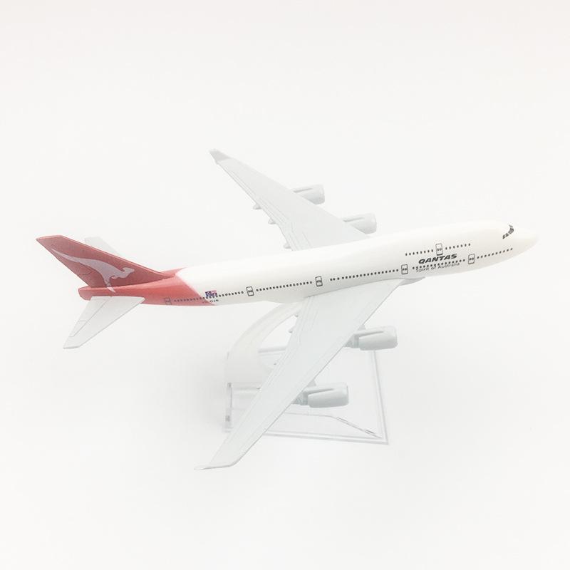 B747 Qantas Airlines Aircraft 1/400 Scale Metal Alloy 16cm Model Simulation Airplane Static Decoration With Landing Gear