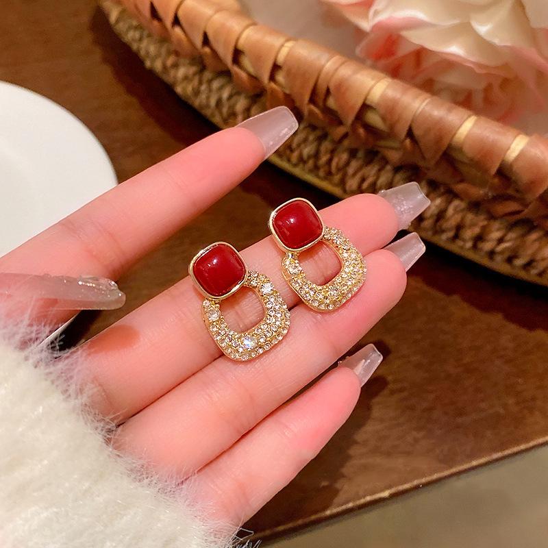 Cercei Ancola Roșu Argintiu Geometrici cu Picătură de Ulei - Modă Retro Manșete de Urechi High-End pentru Femei