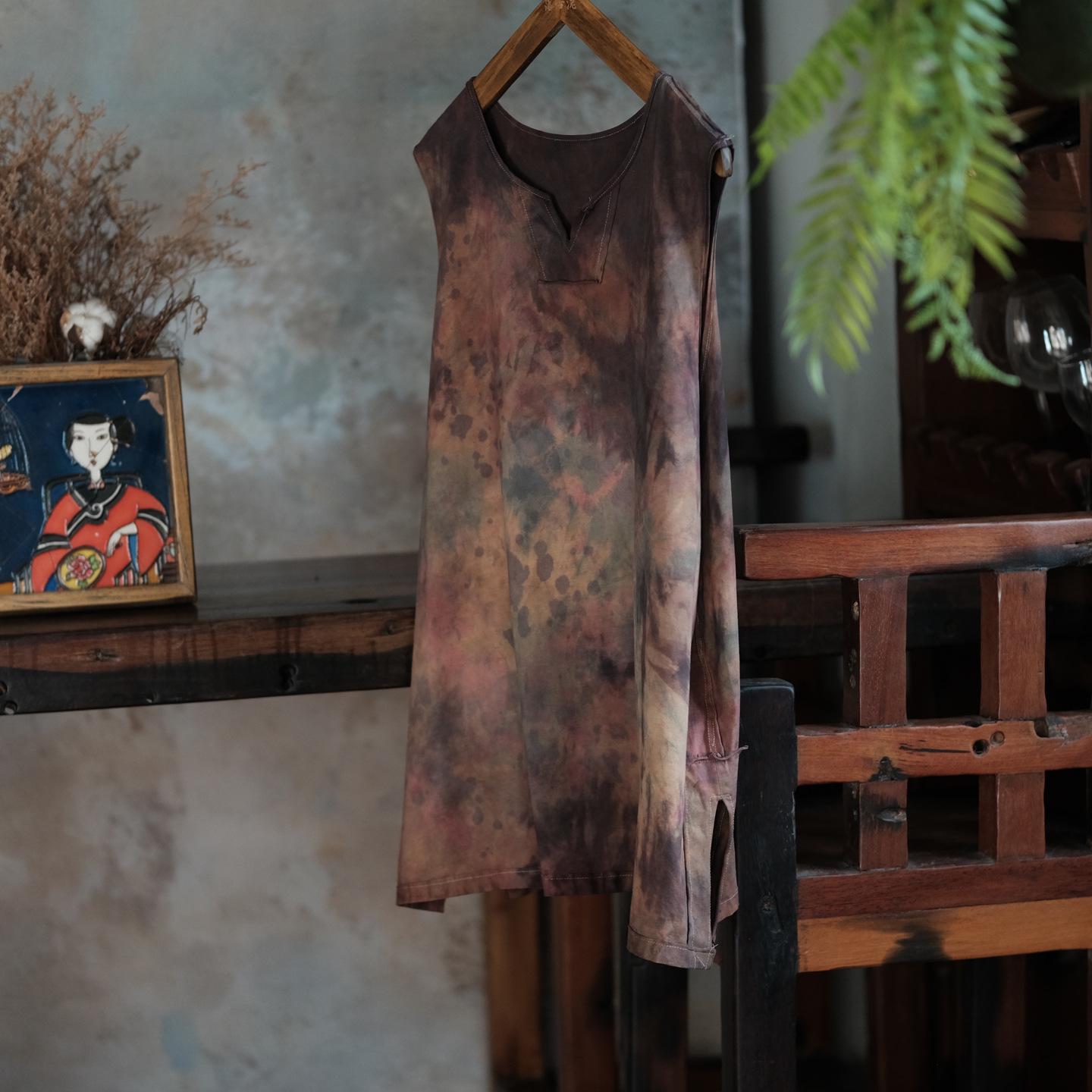 

Plant-Dyed Retro Cotton V-neck Vest with Shoulder Pads One Size