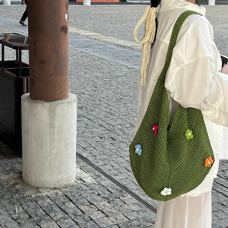 Bolsa de Ombro Feminina Vazada Tricotada Grande Capacidade Bolsa de Praia de Malha Bolsa de Ombro de Crochê de Flores Bolsa para Compras Viagem Deslocamento
