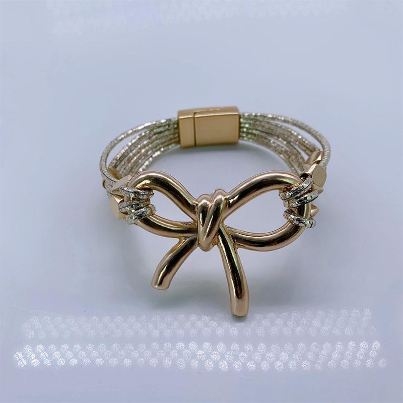 Modna europejska i amerykańska skórzana bransoletka z magnetycznym zapięciem w kształcie kokardy - Modna biżuteria damska na Boże Narodzenie