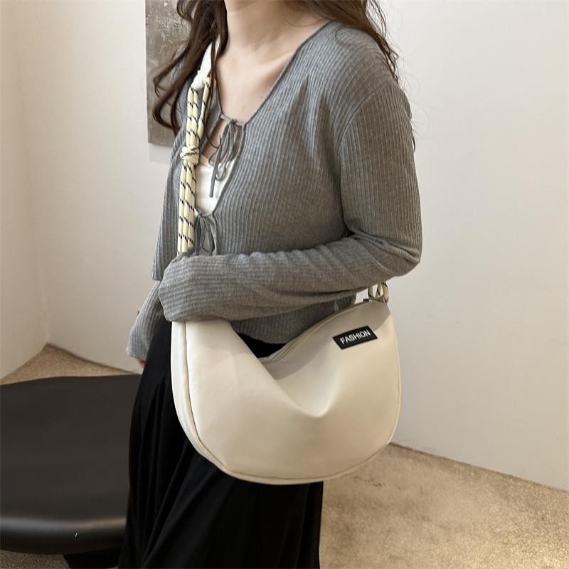 Geräumige Oxford-Stoff-Umhängetasche für Damen, ideal für den lässigen täglichen Gebrauch und den Weg zur Arbeit