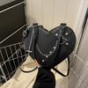 Heart-Shaped Bag with Punk Chain, Casual And Stylish, Perfect for Trendy