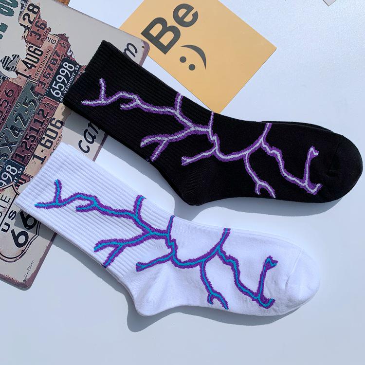 "Trendy Lightning-Stripes Unisex Mid-Tube College Style Skateboard Socks"