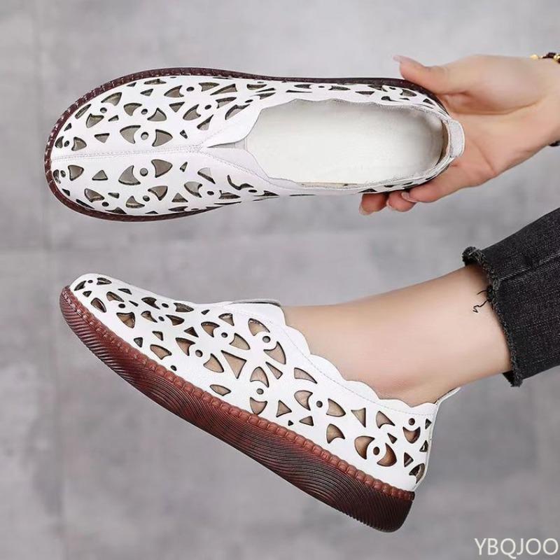 Summer breathable hollow round toe soft soled women's flat shoes comfortable for outdoor walks fashion one foot on mom's shoes