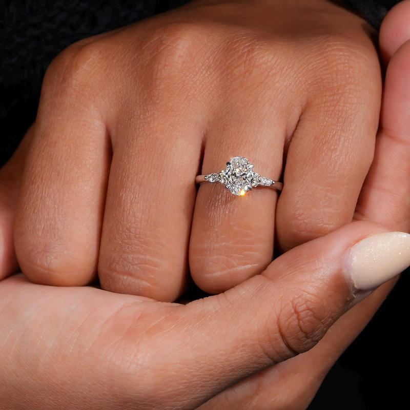 2025 Lightweight Luxury Women's Engagement Ring Wedding Jewelry Fashion Super Shining Zircon Ring