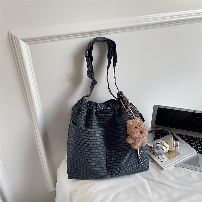 Autumn New Lazy Wind Large-capacity Canvas Bag Pleated Plaid Bag Commuter Shoulder Messenger Bag