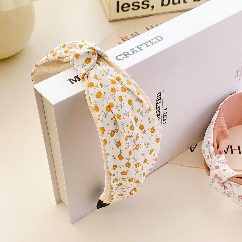 

Женская ретро широкая повязка на голову: Универсальная заколка для волос для умывания и масок