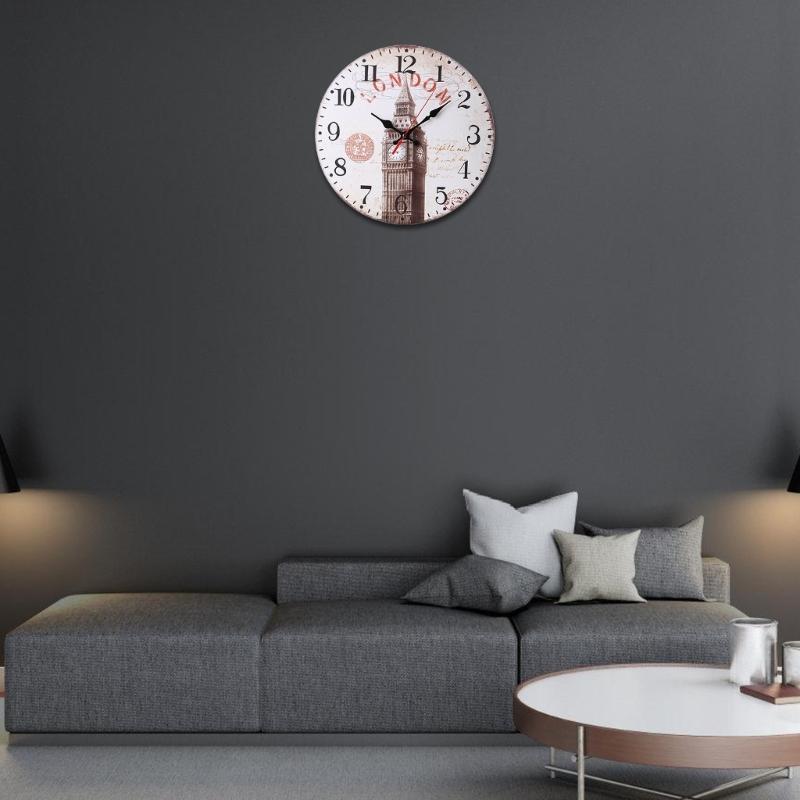 Silents Wood Wall Clock In Round Shape for Touch of European Elegances