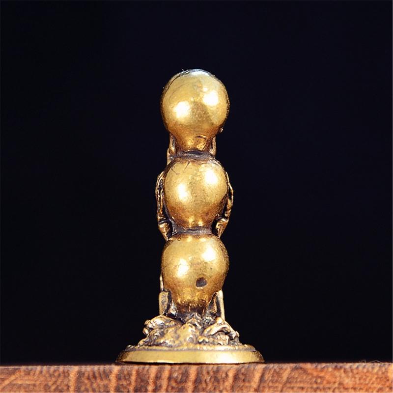 Mysterious Skull Brass Figurine Halloween Theme Decoration for Teas Table Bookshelf Brass Materials Ornament
