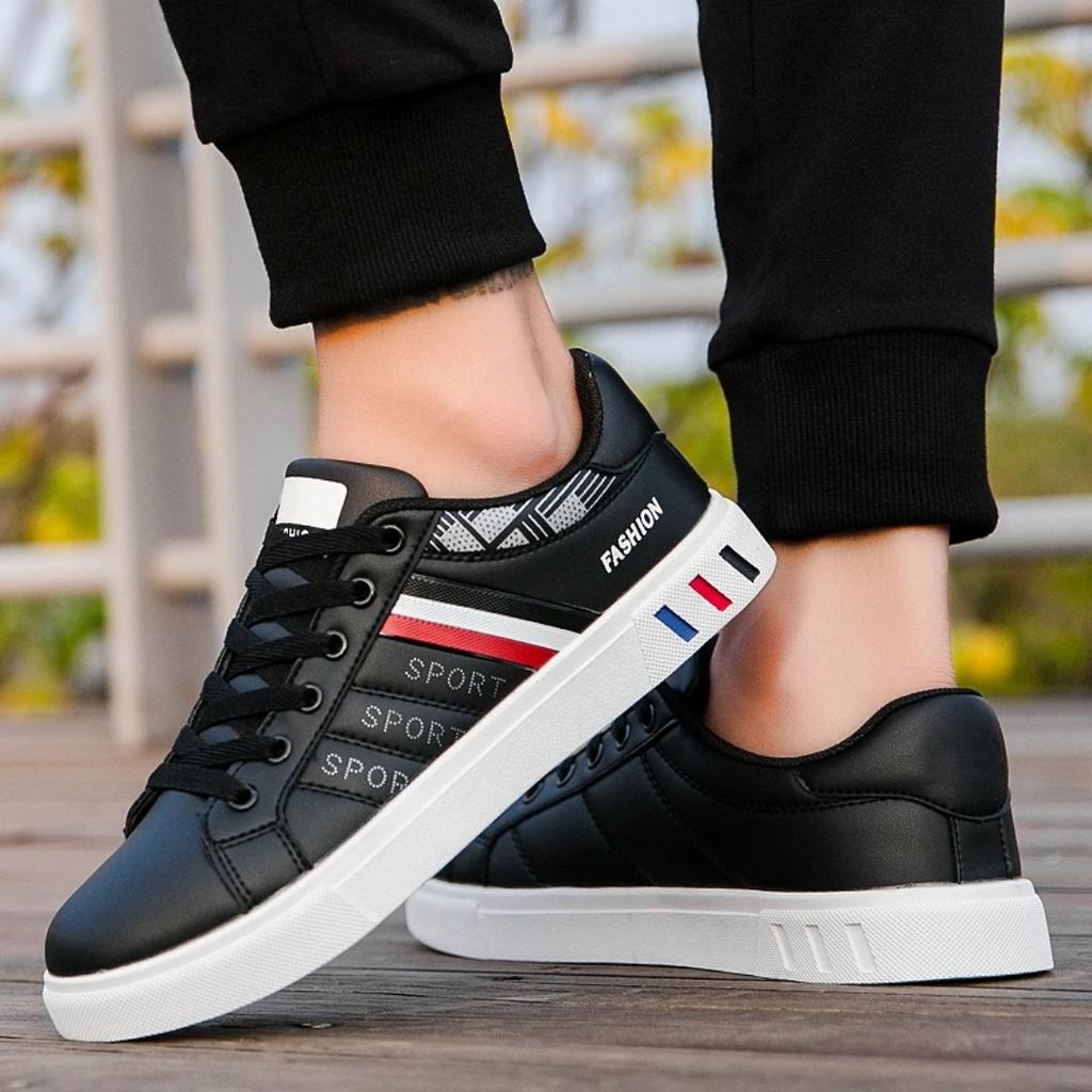 Men's breathable casual sports shoes summer soft sole comfort outdoor running shoes student white shoes walking shoes sneakers