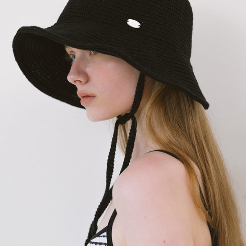 

Ламинированная шляпа-ведро из ротанга - Черная Free