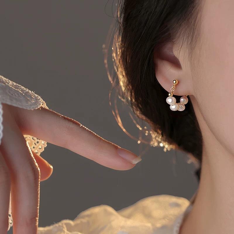 Pearl Earrings New Niche Women's Stud Earrings Sweet Light Luxury High-end Earrings