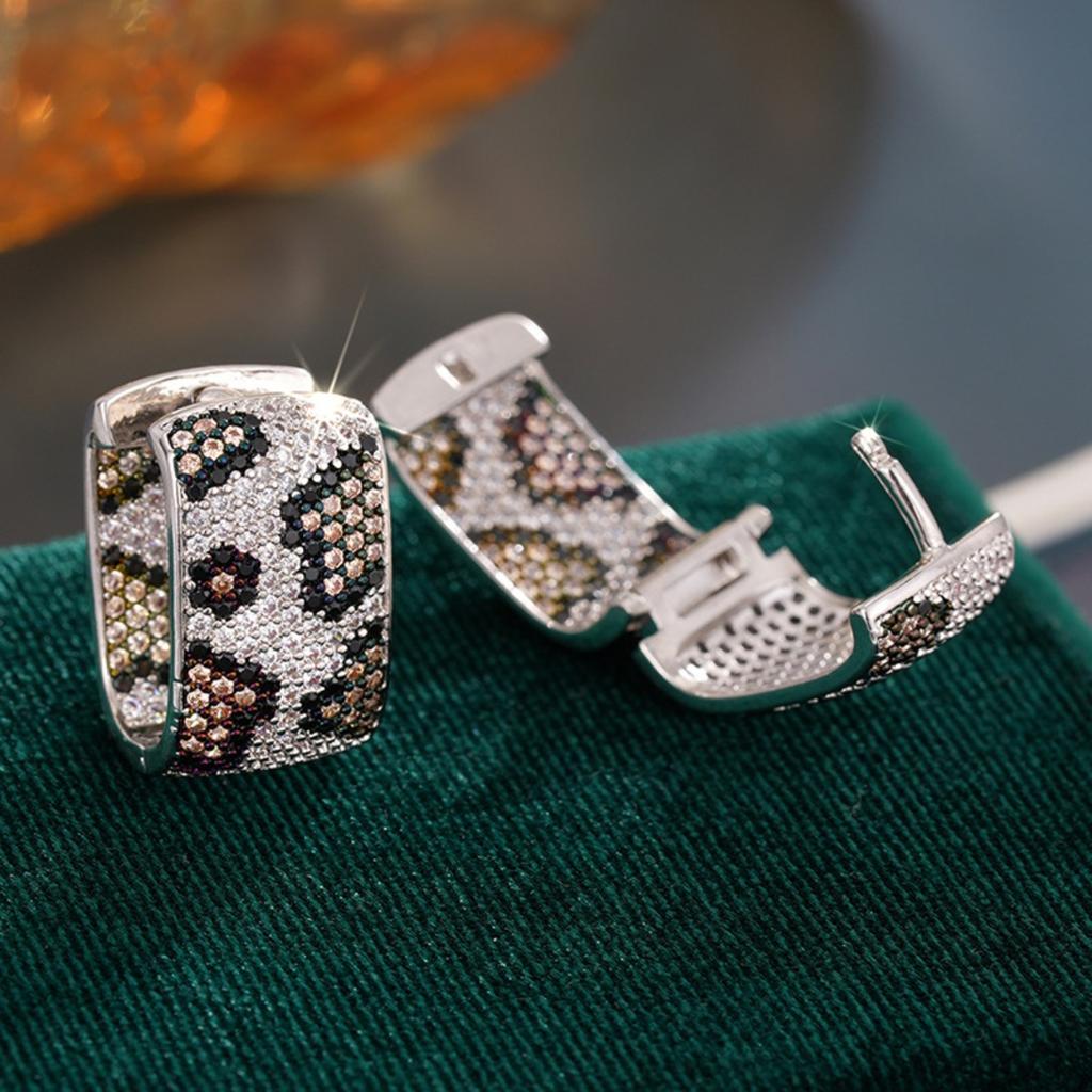 Pendientes Huggie con Estampado de Leopardo y Circonita Cúbica de Moda, Pendientes de Aro Multicolor Totalmente Incrustados con CZ para Mujer