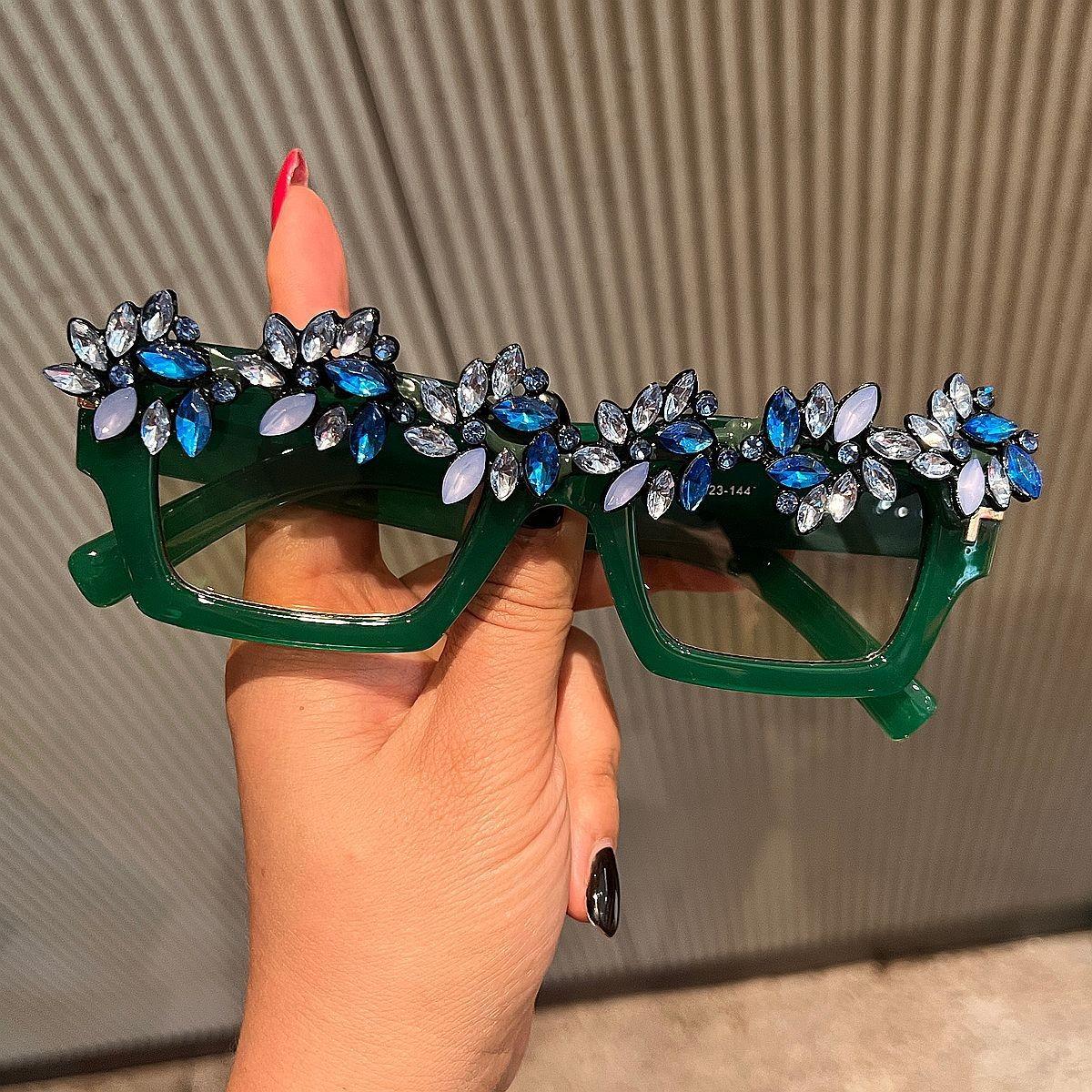 Luxury Retro Emerald Rhinestone Sunglasses Women Vintage Designer Brand Rectangular Frame Green Shades for Party Óculos de sol зелёный