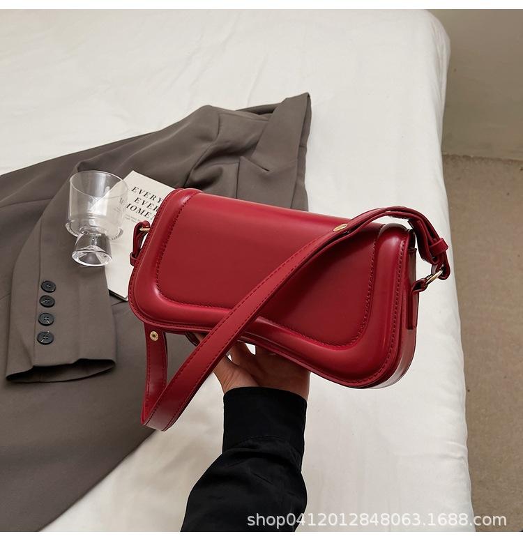 

2025 new single shoulder armpit bag trendy versatile niche fashion small square bag Korean feeling small retro commuter bag